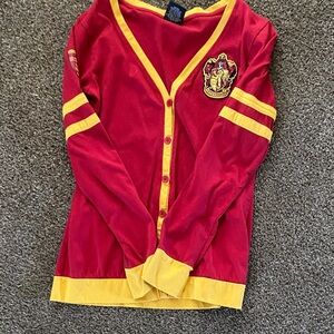 Red and Yellow Gryffindor Crest sweater size large